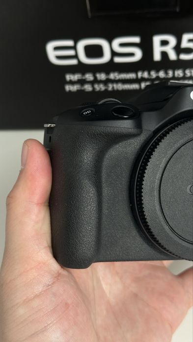 Продам Canon R50