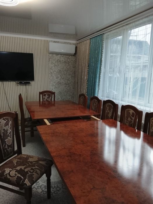 Стол со стульями