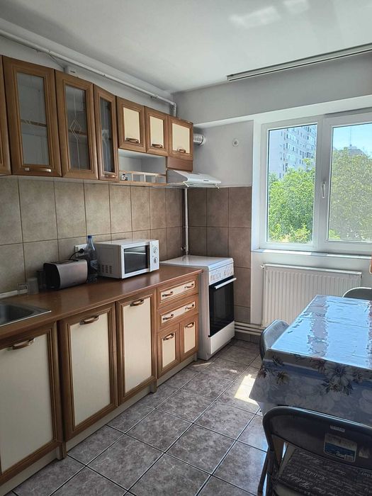 Particular, inchiriez pe termen lung apartament decomandat cu 2 camere in Constanta, zona TOMIS NORD, la vapor.