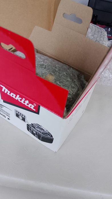 O buc. baterie Makita de 6a Nou