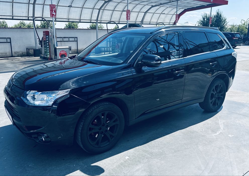 Mitsubishi 4x4 Automat • 7 Locuri • 2013