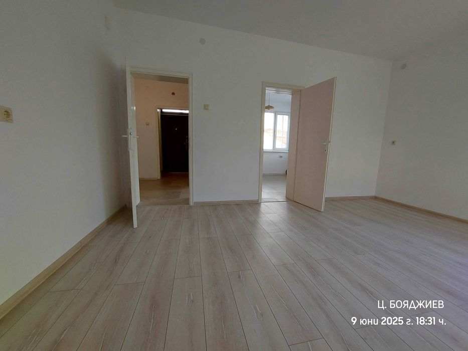 Продава се Къща в Горна Оряховица - 316 кв.м за 1330 €/кв.м - Снимка #12