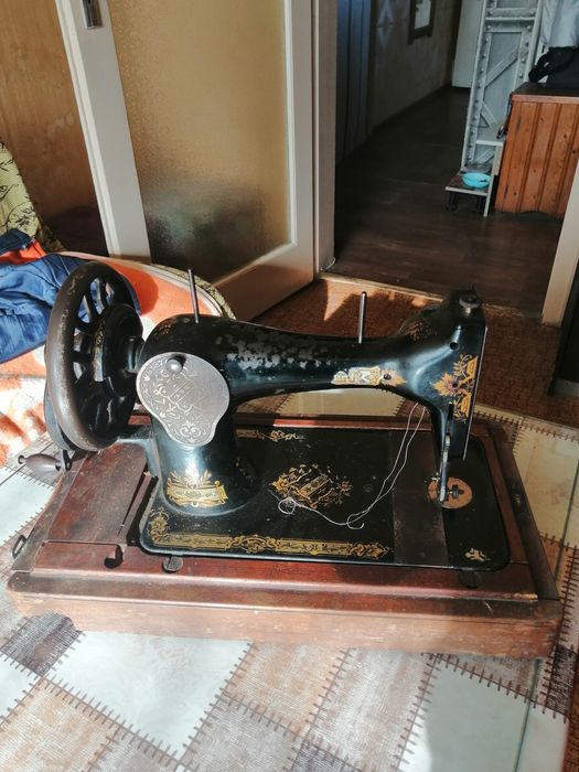 Стара шевна машина