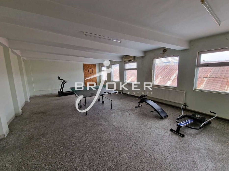 Продава се Промишлена сграда в Кърджали, Център - 1092 кв.м за 1000 €/кв.м - Снимка #11