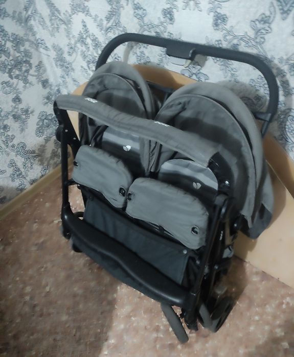 Продаю коляску для близнящек или погодок