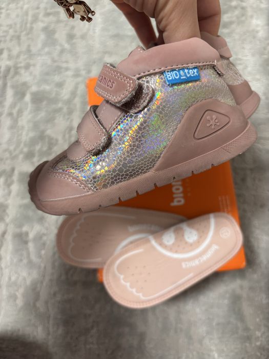 Обувки за прохождане  Biomecanics