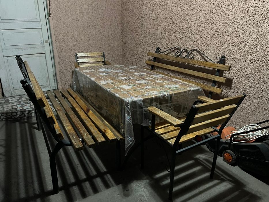 Срочно продается летний садовый стол стул