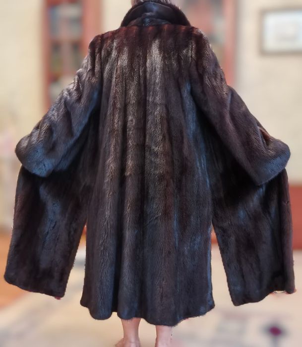 Продаются шубы норковые