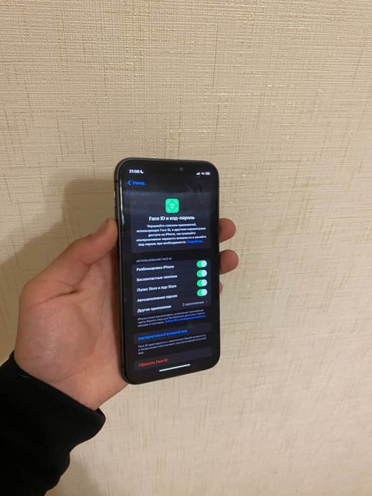 айфон 11 64/79%