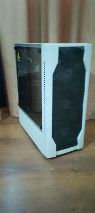 Продам системный блок Белый цвет