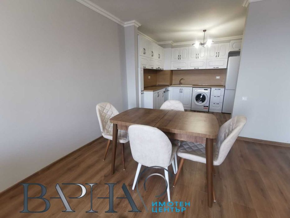 Дава се под наем Двустаен апартамент в Варна, Център - 75 кв.м за 484.5 € - Снимка #2