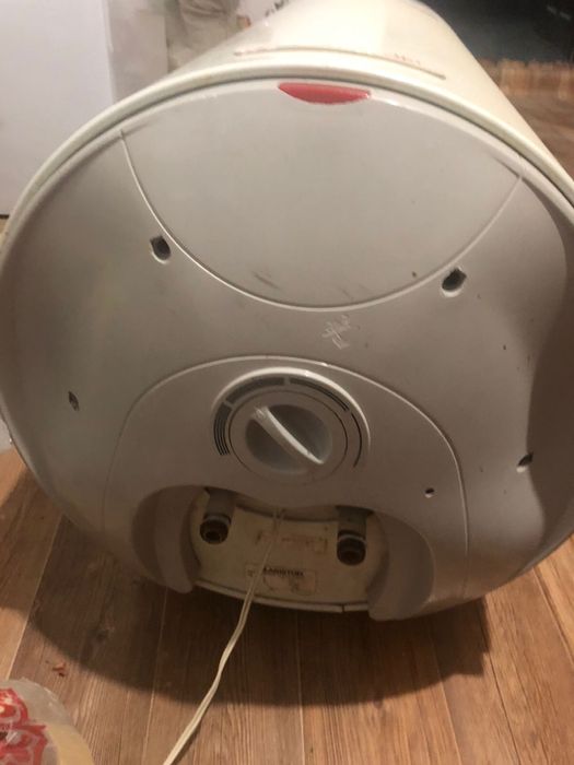 бойлер водонагреватель Аристон