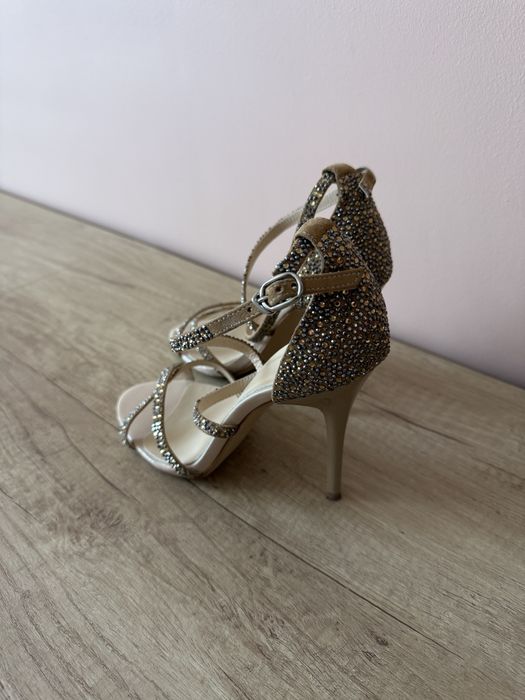 Елегантни дамски сандали Gianni