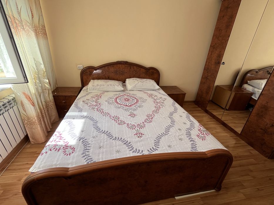 Продам спальный гарнитур