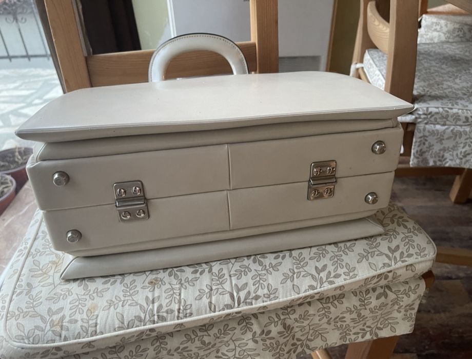 Винтидж дамско куфарче