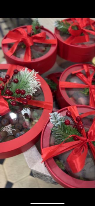 Qulupnayli shokolad Yangi yil sovga