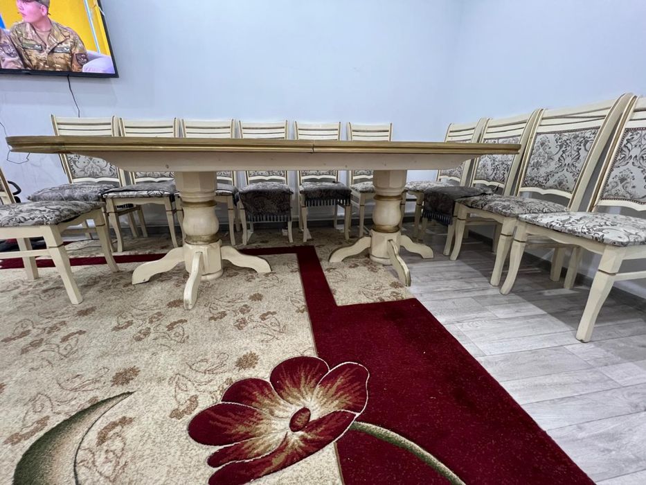 Продам стол и стулья