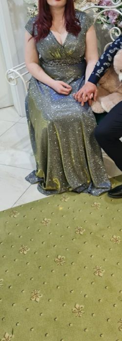 Rochie argintie cu sclipici de seara
