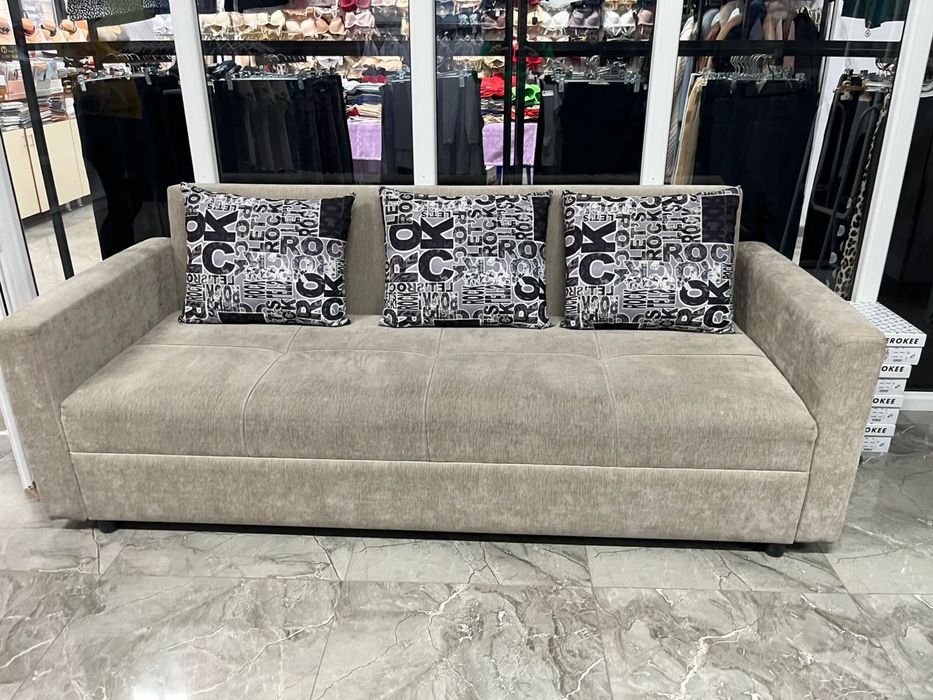 Продается диван.