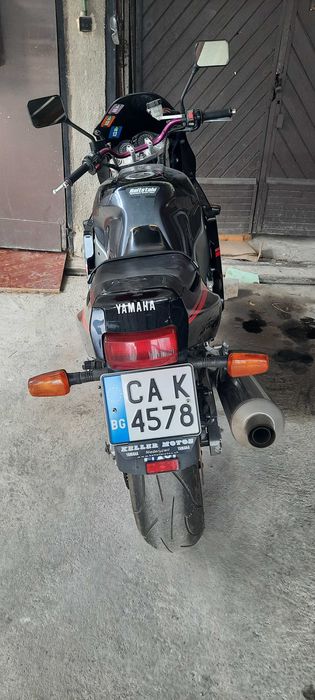 Продавам Yamaha fzr 1000