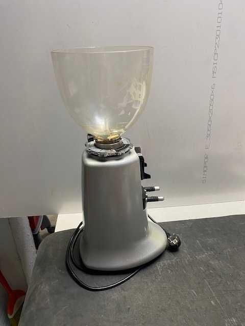 Професионална кафе мелачка