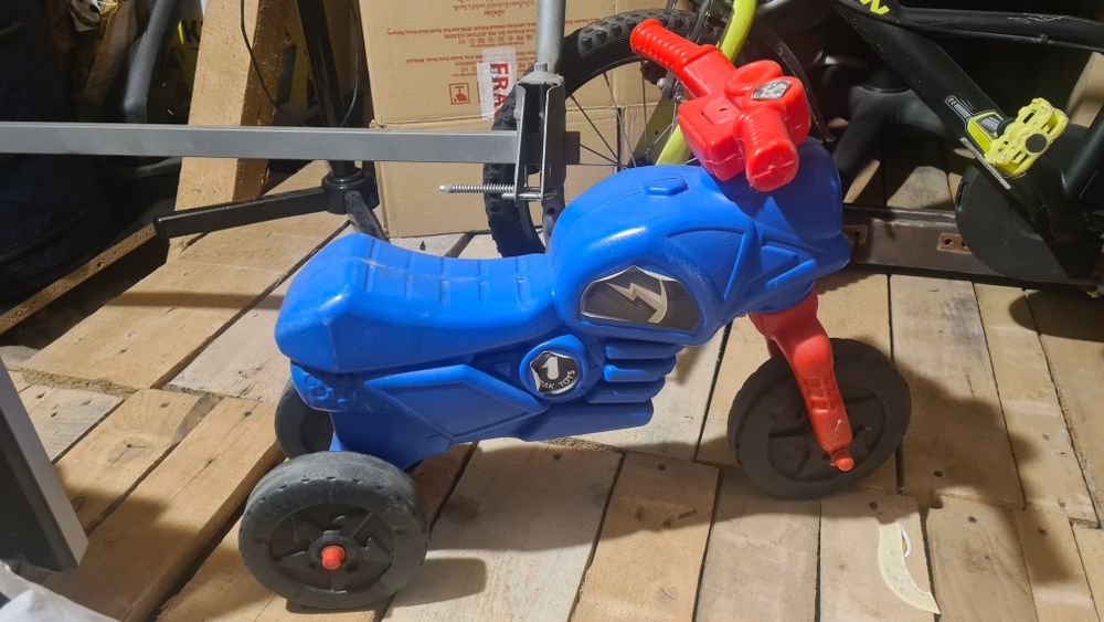 Triciclete de plastic pentru copii