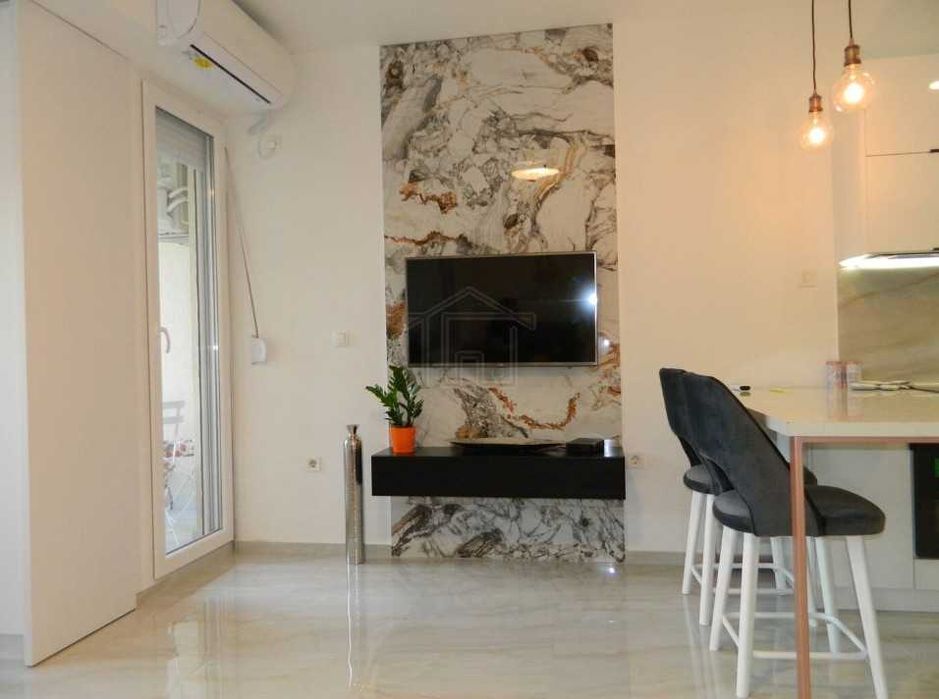 Дава се под наем Двустаен апартамент в Пловдив, Тракия - 62 кв.м за 270.3 € - Снимка #2