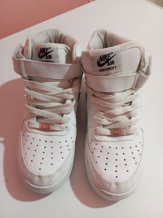 Vand air force 1 mid cu 130 lei in stare foarte buna