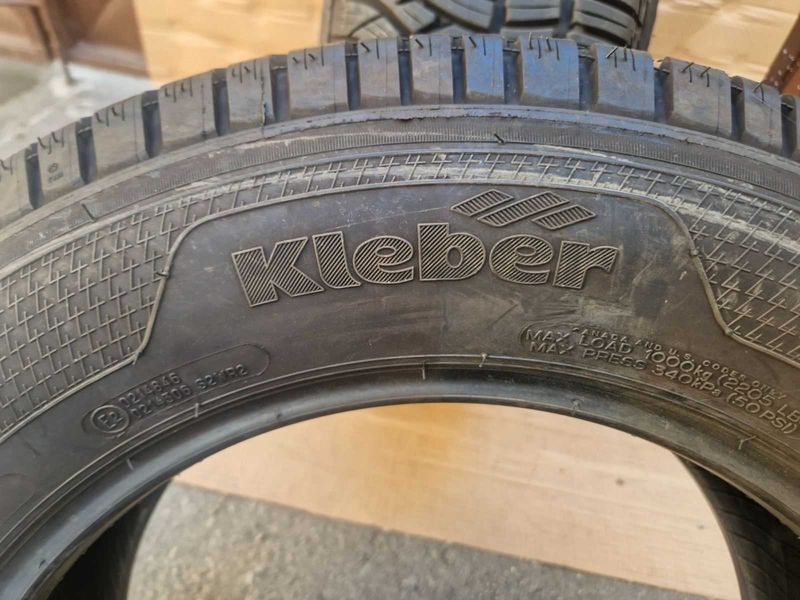 2 Kleber R17 235/65
всесезонни гуми
DOT1619