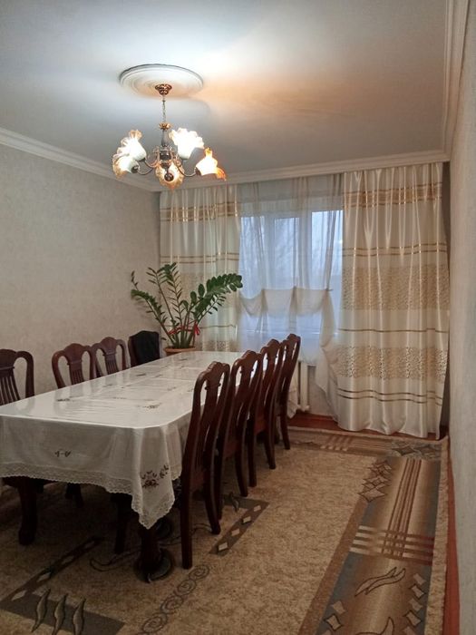 Продам 4-комнатную квартиру цена договорная