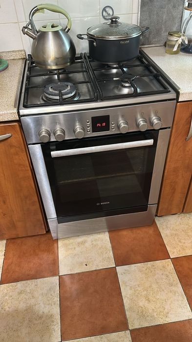 Продам газовую плиту Bosсh