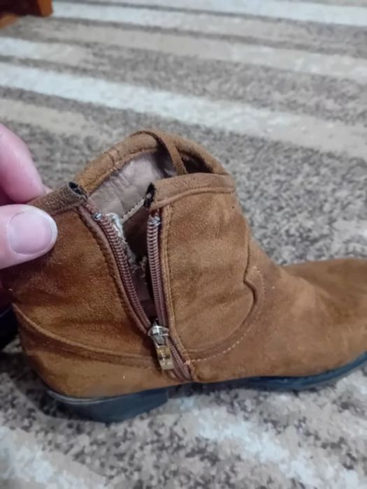 Botine marime 39