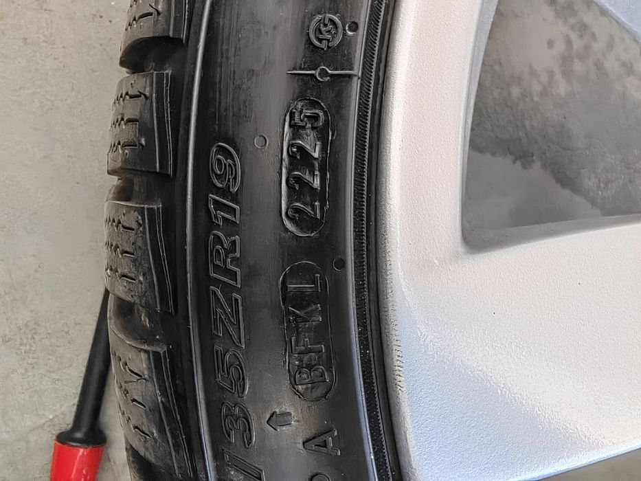 Оригинални Lugano 5 112 19" с перфектни зимни гуми 235 35