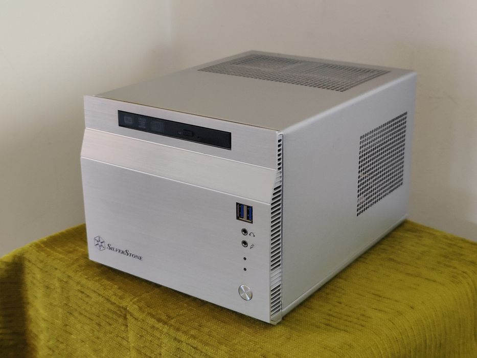 Calculator PC, procesor Intel Xeon E3-1245v2,Ssd Samsung 256, ram 8 gb