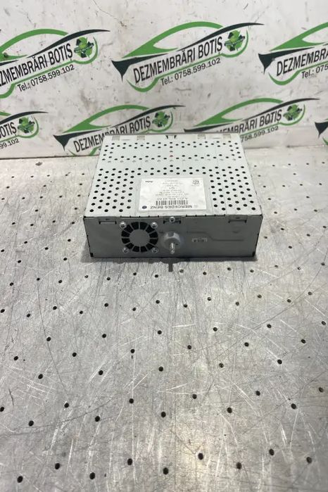 Amplificator audio A 211 870 43 90 A 211 870 43 90 Mercedes-Benz