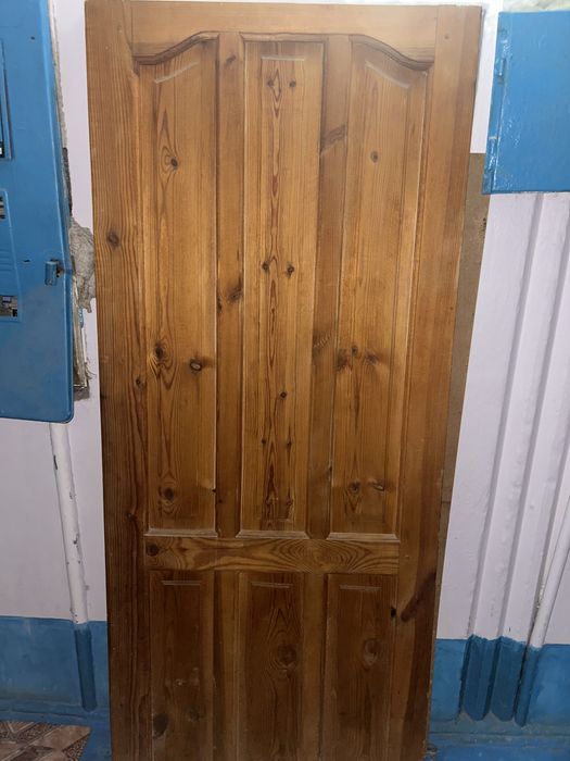 Деревянная дверь б/у