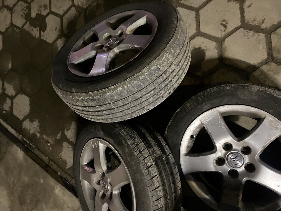 Диски с покрышками на камри 30/35————————-