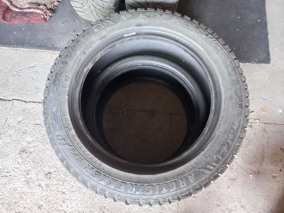 Продам резину шипованную