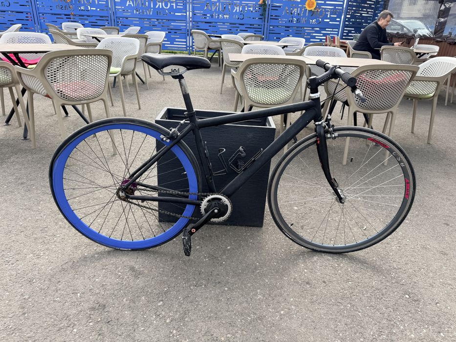 Vand Bicicleta single speed foarte usoara pret 1000 lei urgent