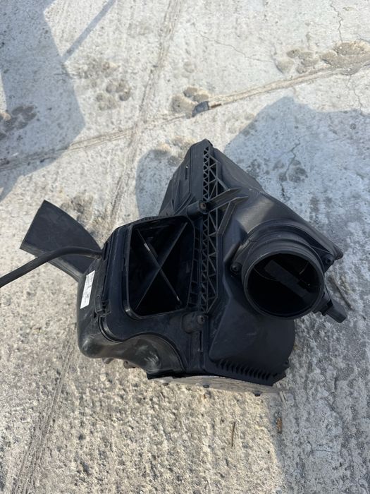 Carcasa filtru aer audi a4 b8 Cod: 8k0133835b 8k0133837b 03g906461c