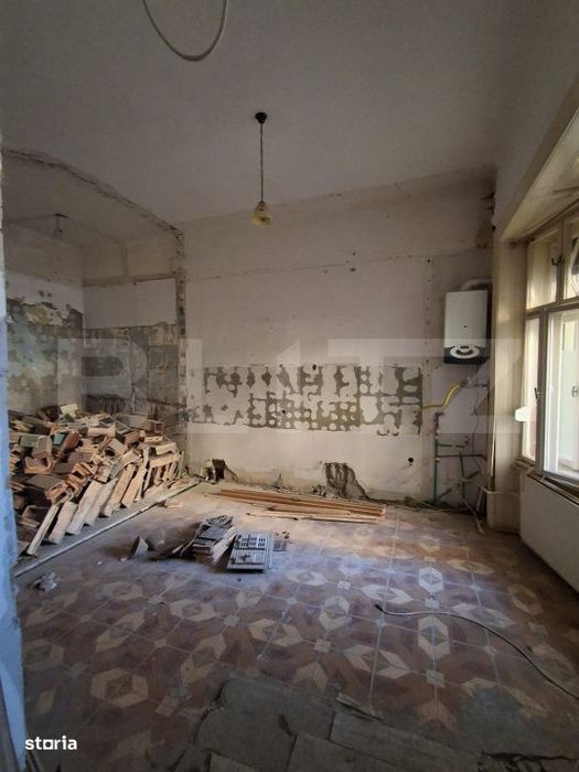 Spatiu comercial 160 mp + terasa 40 mp, langa Piata Sfatului – Centr