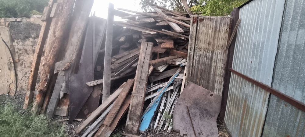 Доски на дрова, отдам даром