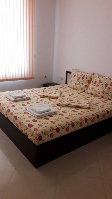 Дава се под наем Двустаен апартамент в Несебър - 60 кв.м за 765 € - Снимка #2