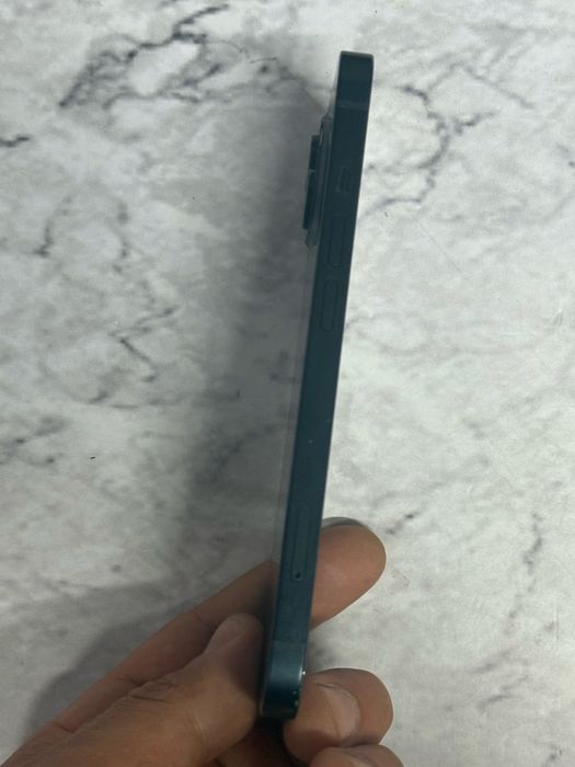 iPhone 13 телефон айфон залочен