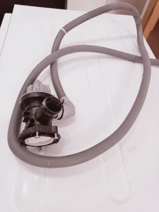 Продавам спешно на части пералня ARISTON Hotpoint