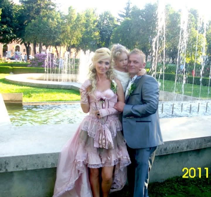 Rochie în stil baroc ,de prințesă roz cu maro