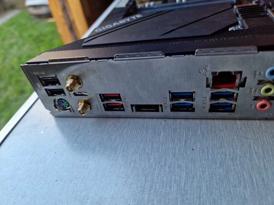 Placa de baza lga 1200 gygabite si asus defecte pentru piese