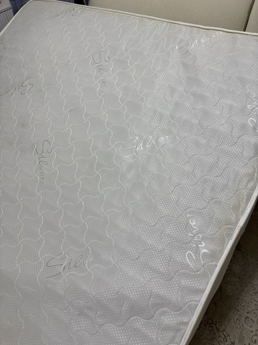 Матрас 2 спалка в отличном состоянии