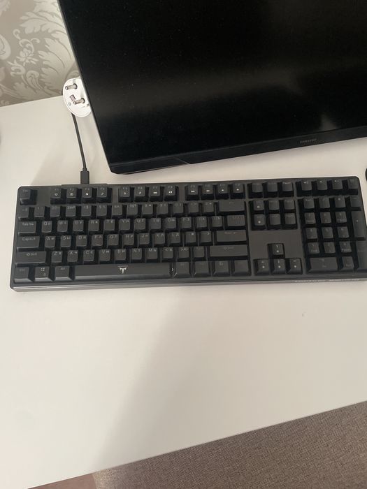 Продаю клаву techno gaming