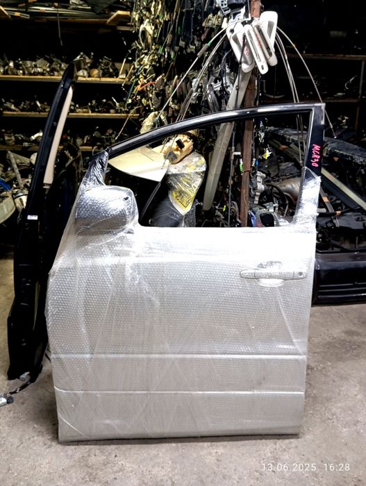 Левая дверь Toyota Estima 30 кузов